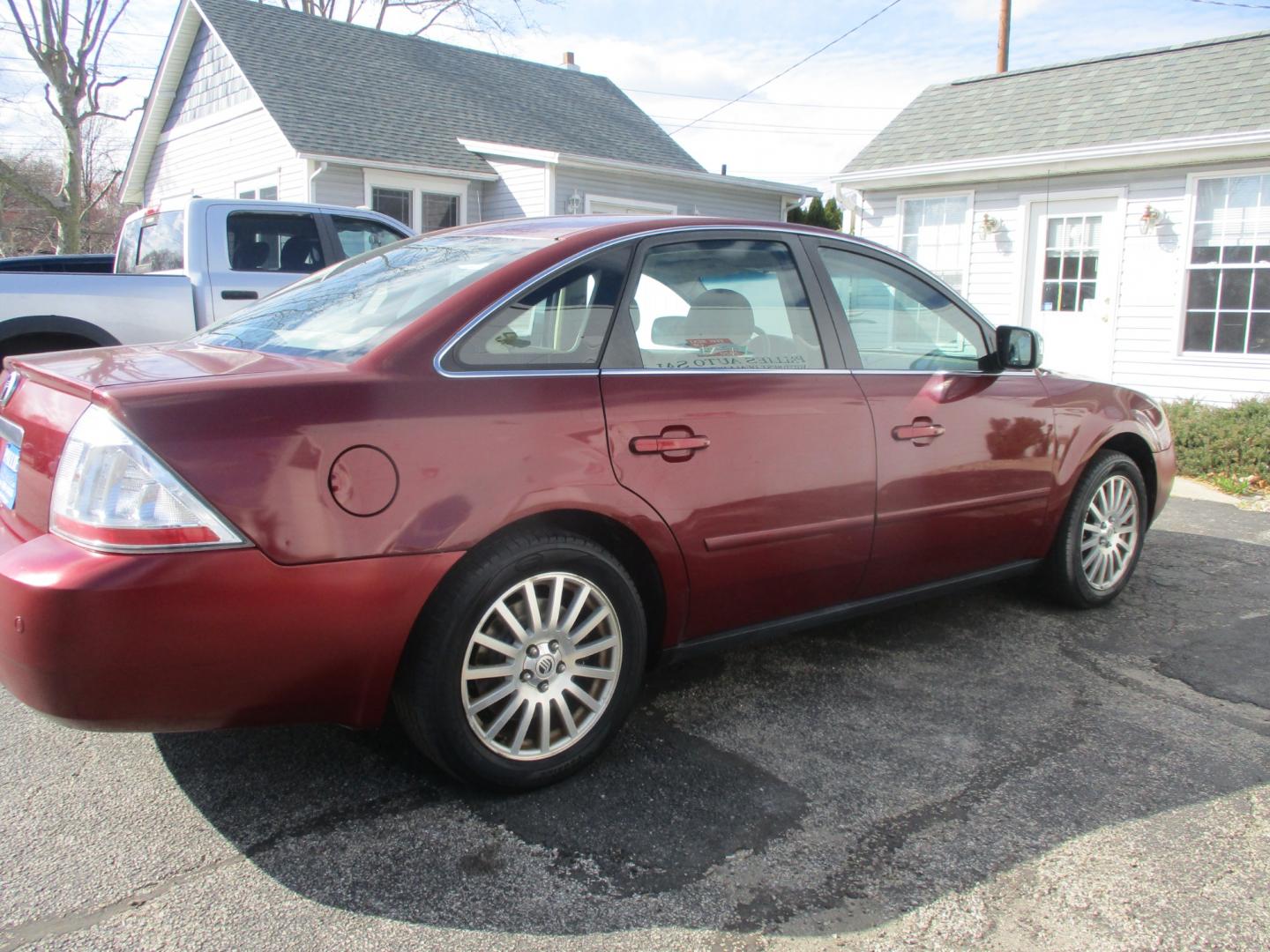 2005 RED Mercury Montego (1MEFM421X5G) with an 3.0L L4 DOHC 16V engine, AUTOMATIC transmission, located at 540a Delsea Drive, Sewell, NJ, 08080, (856) 589-6888, 39.752560, -75.111206 - Photo#6